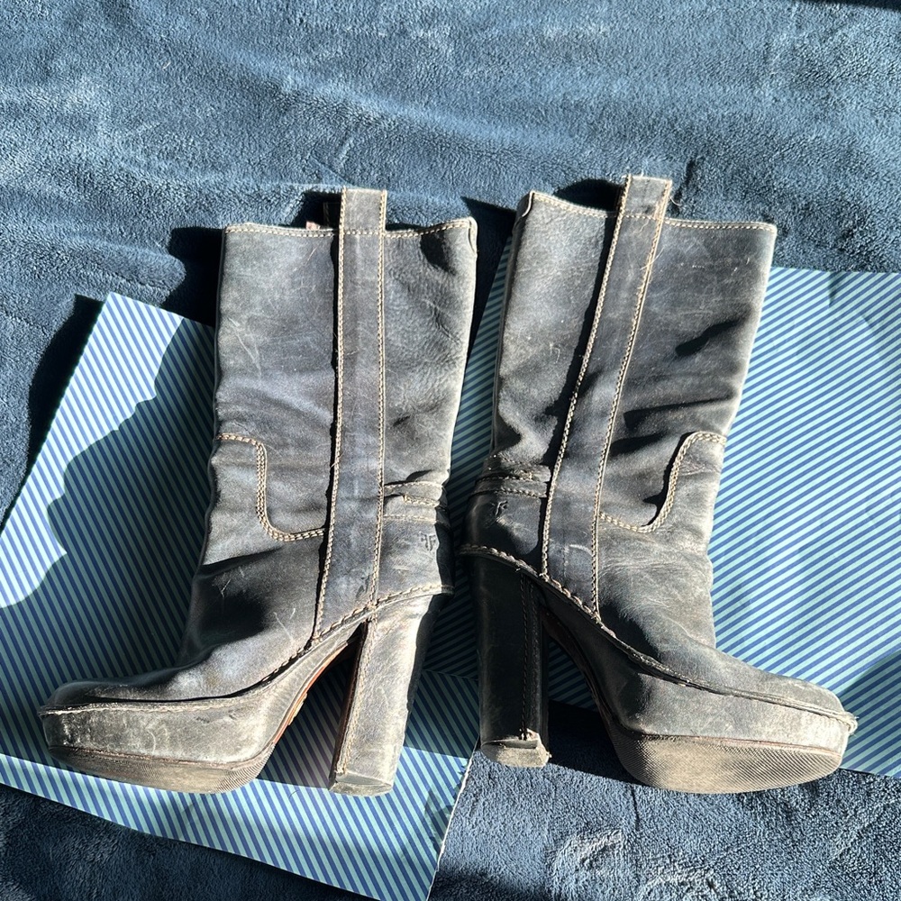 Frye Victoria mid boots 6 preowned AS IS